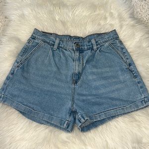 American Eagle High Waisted Mom Short